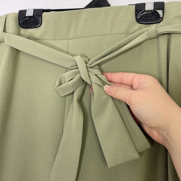 tahari relax fit elastic waist pants - Picture 3 of 9